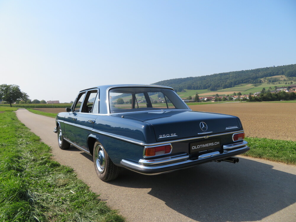 Mercedes-Benz 250 SE Limousine