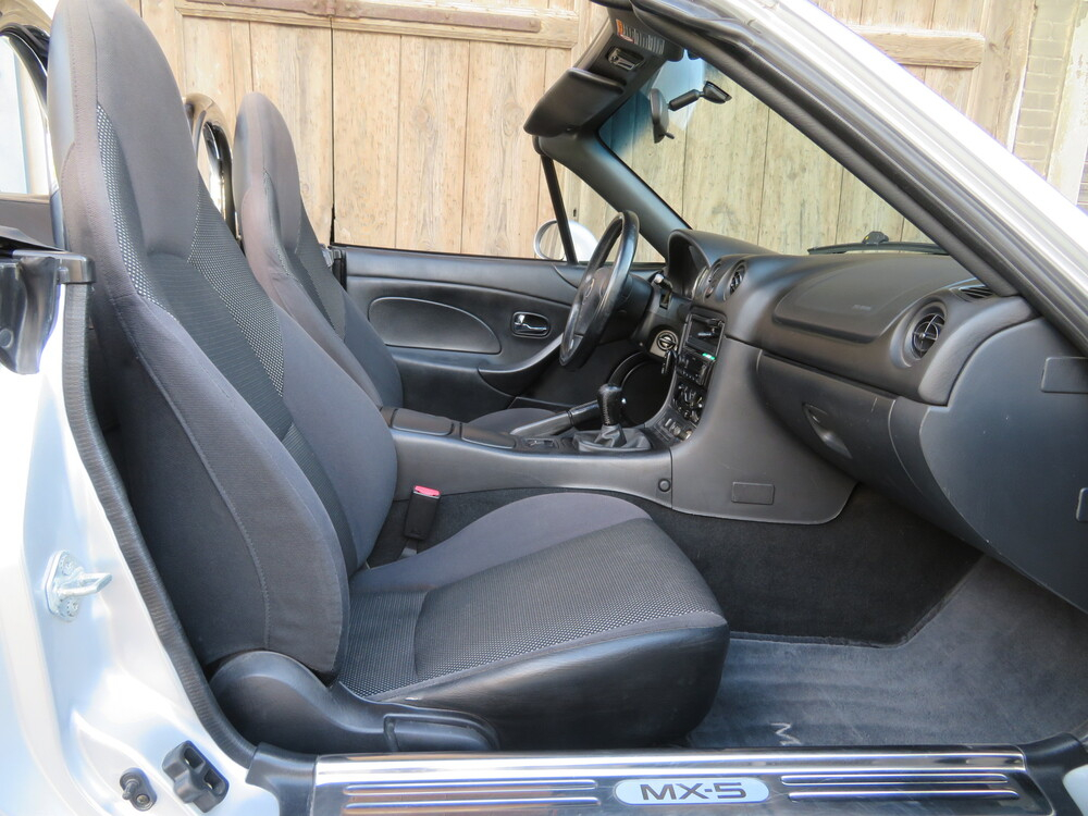 Mazda MX-5 1.6i Cabriolet
