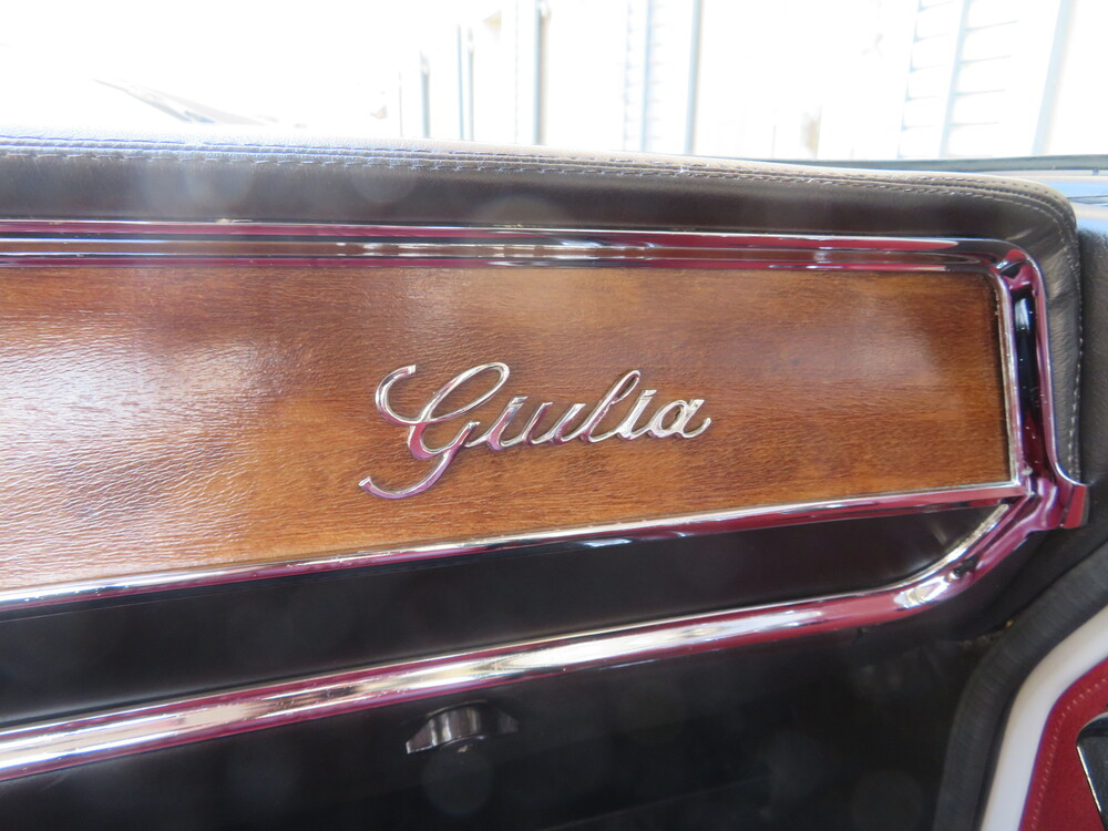 Alfa Romeo Giulia Nuova Super 1300 Limousine