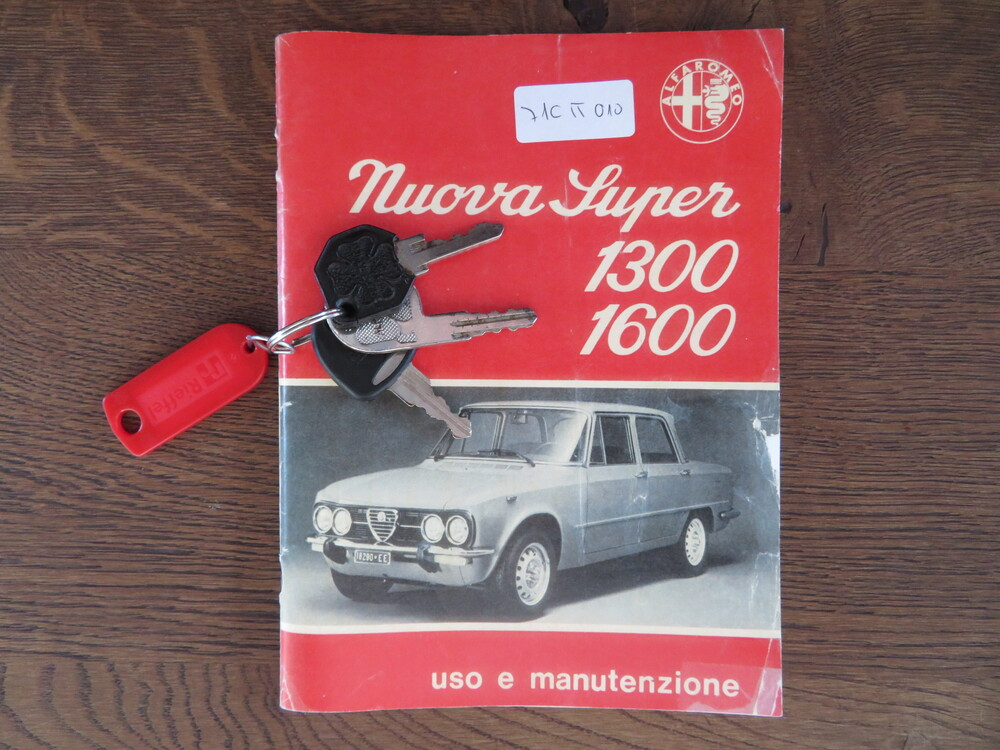Alfa Romeo Giulia Nuova Super 1300 Limousine