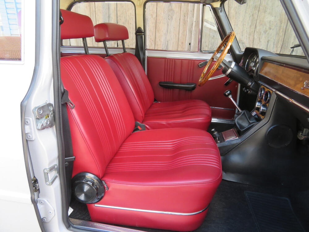 Alfa Romeo Giulia Nuova Super 1300 Limousine