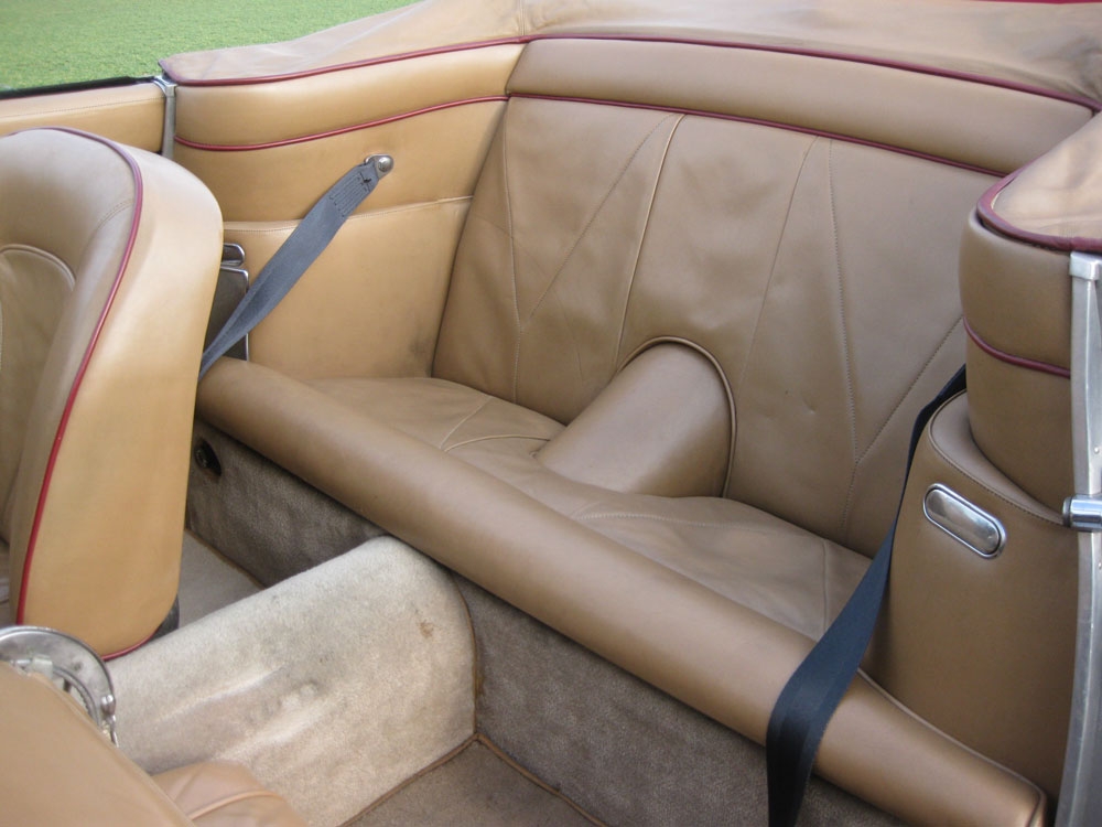 Aston Martin DB6 Vantage Volante Cabriolet