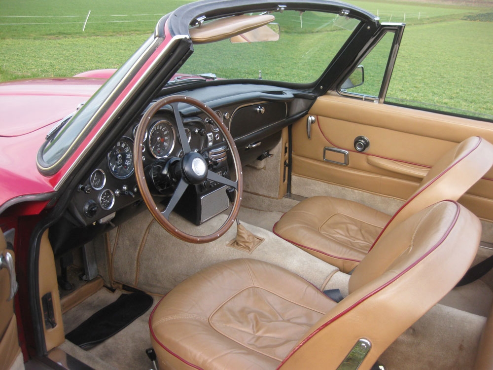 Aston Martin DB6 Vantage Volante Cabriolet