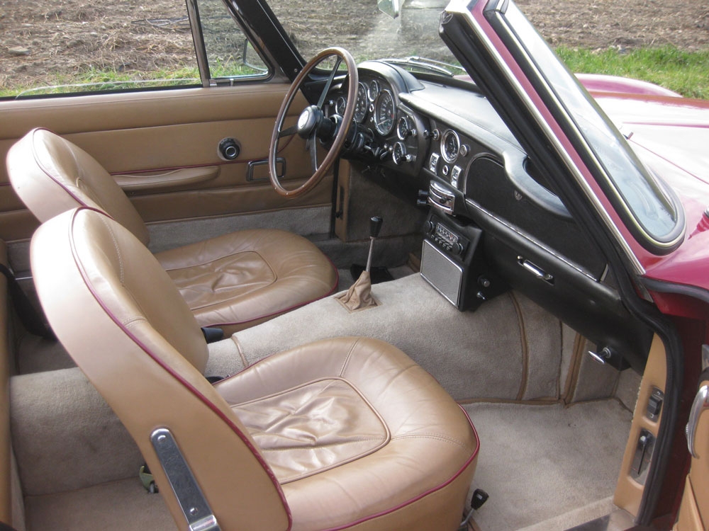 Aston Martin DB6 Vantage Volante Cabriolet