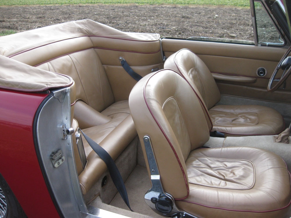 Aston Martin DB6 Vantage Volante Cabriolet