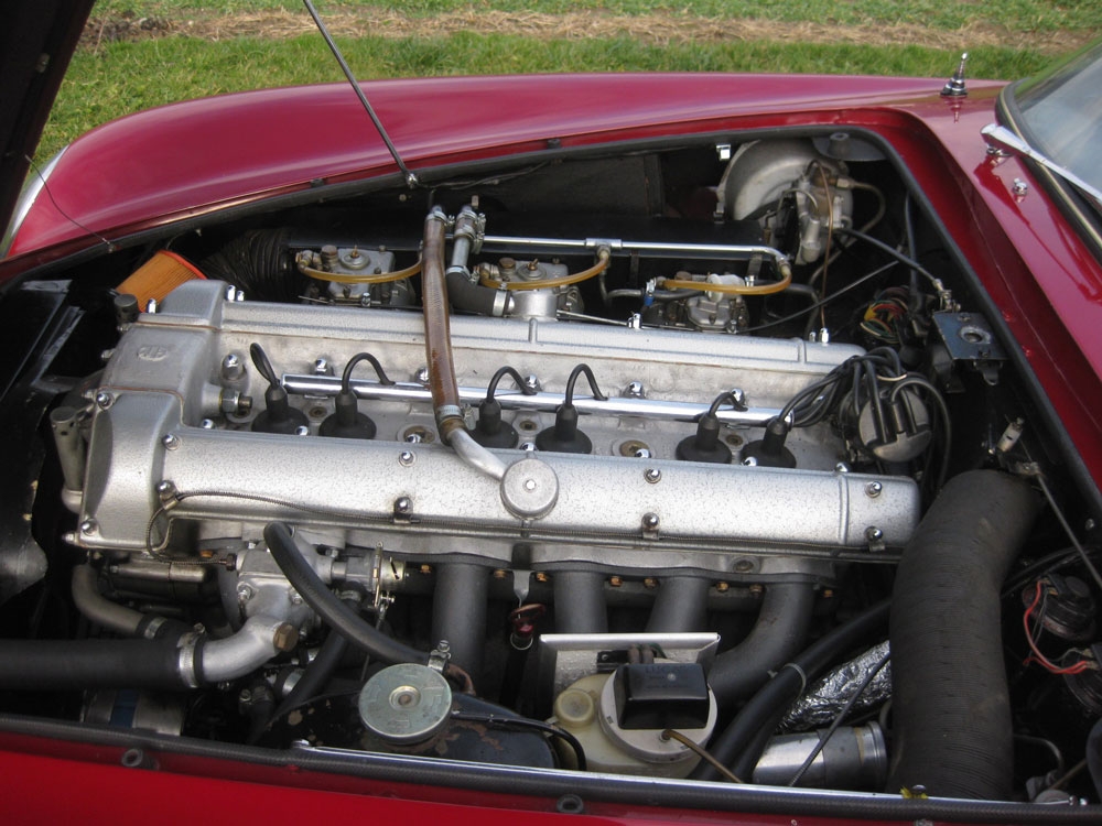 Aston Martin DB6 Vantage Volante Cabriolet