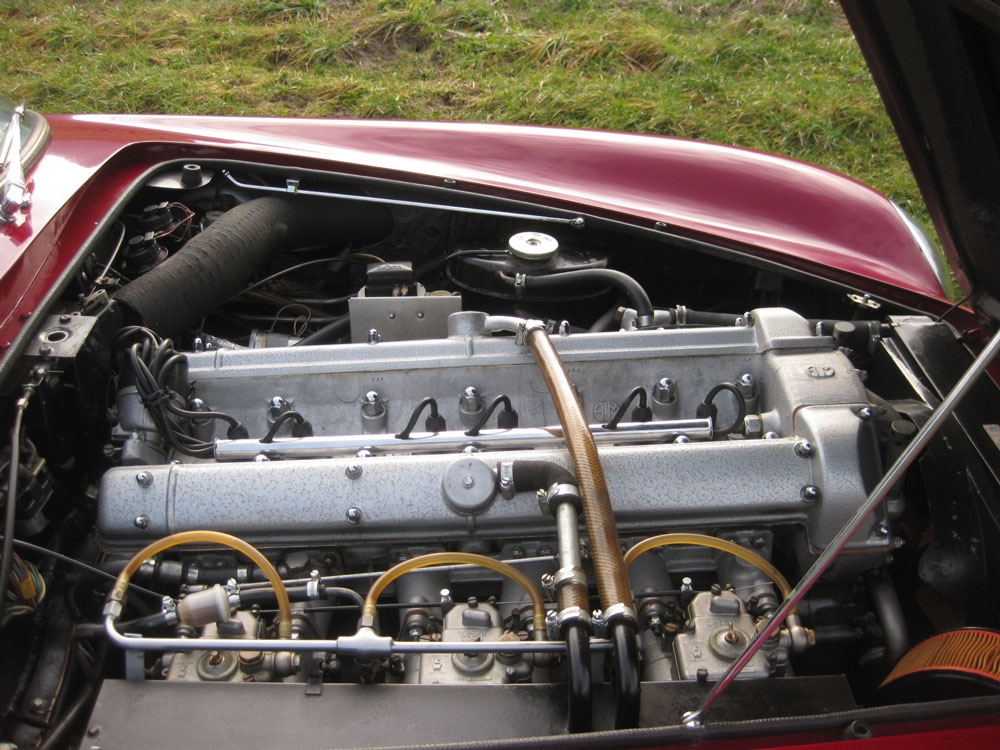 Aston Martin DB6 Vantage Volante Cabriolet