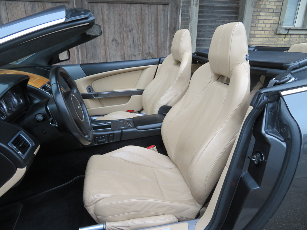 Aston Martin DB9 Volante Cabriolet