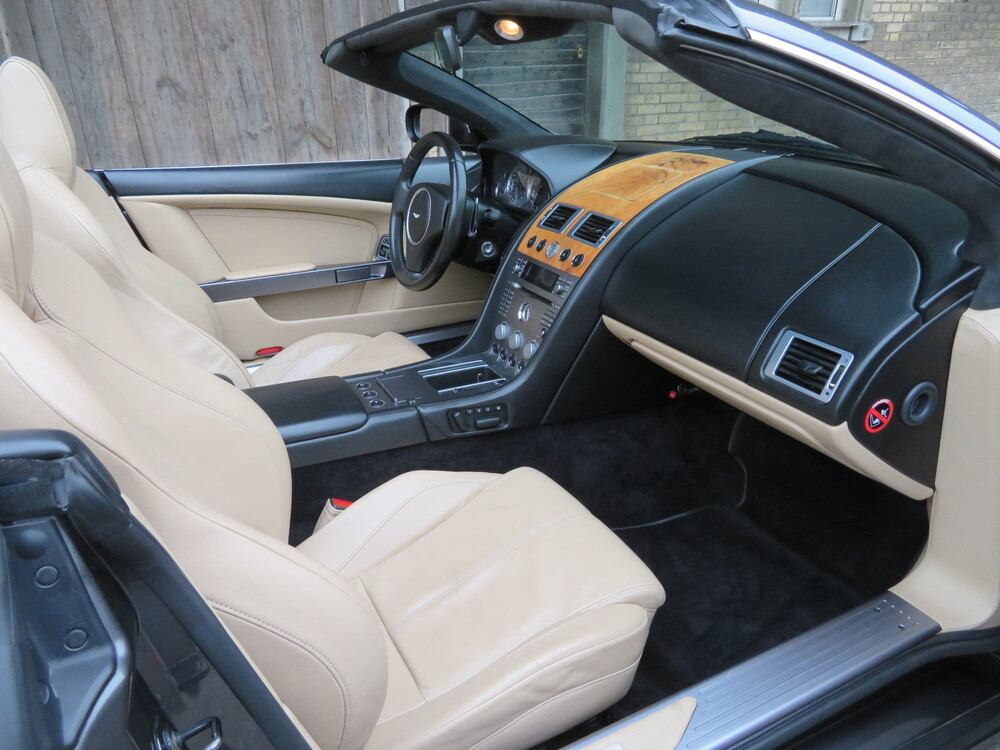 Aston Martin DB9 Volante Cabriolet