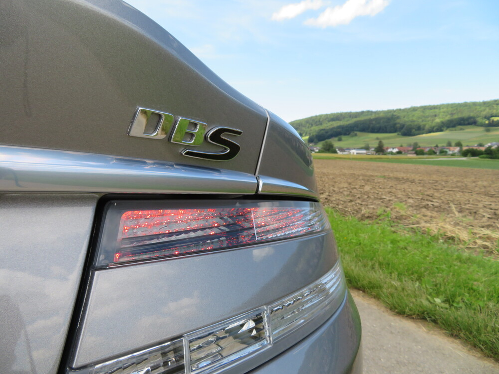 Aston Martin DBS Coupé