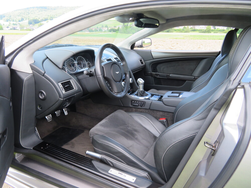 Aston Martin DBS Coupé