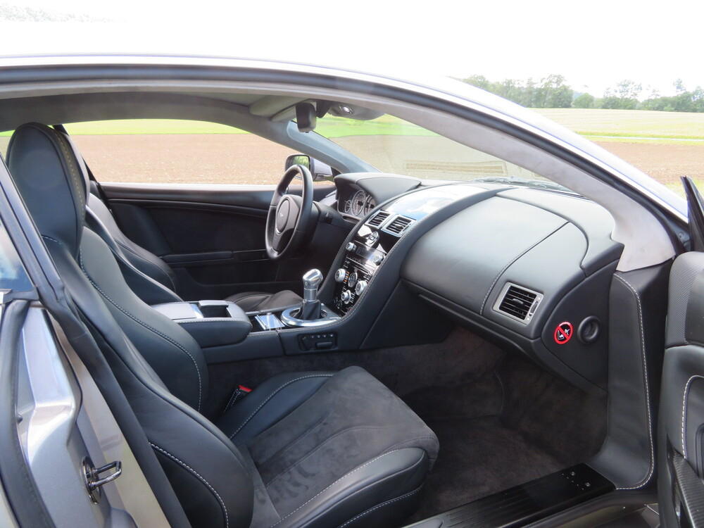 Aston Martin DBS Coupé