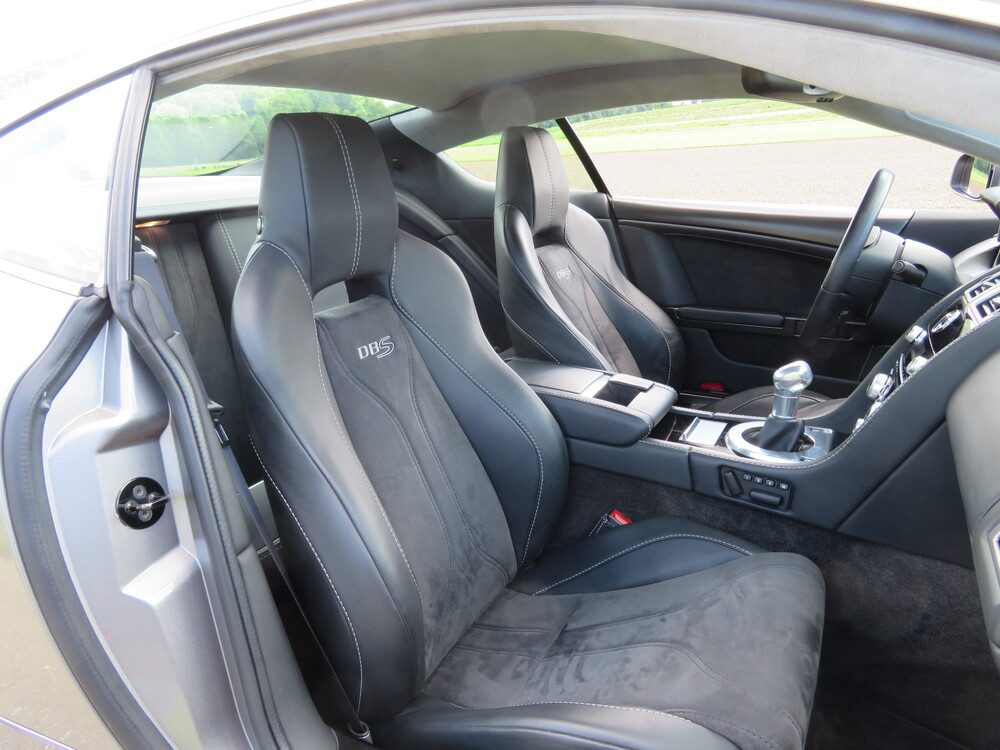 Aston Martin DBS Coupé