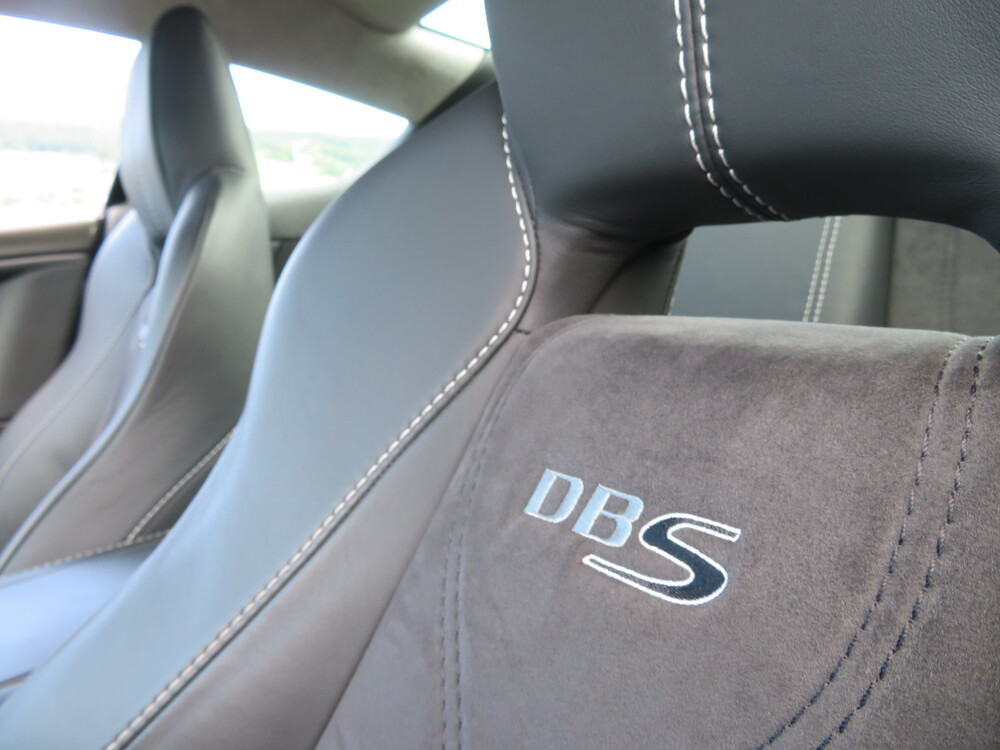 Aston Martin DBS Coupé