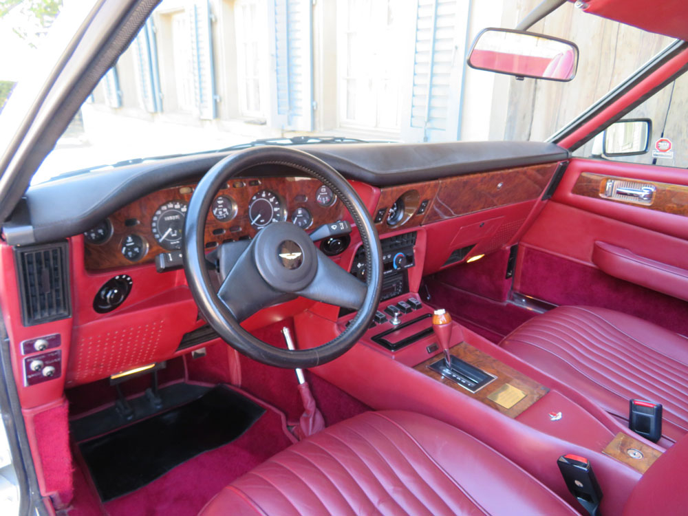 Aston Martin V8 Volante Cabriolet