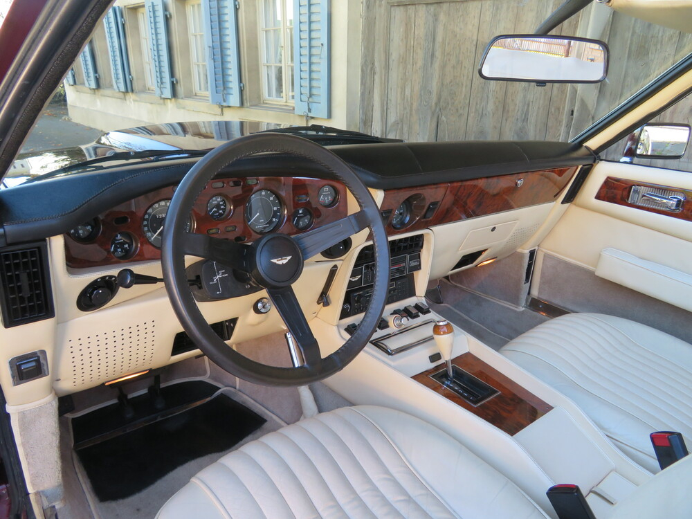 Aston Martin V8 Volante Cabriolet