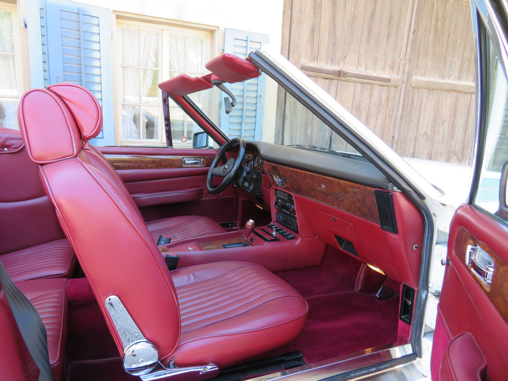 Aston Martin V8 Volante Cabriolet
