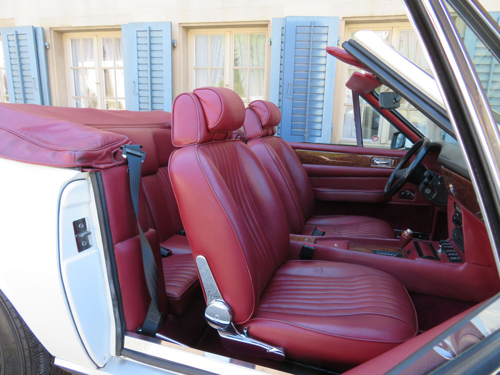 Aston Martin V8 Volante Cabriolet