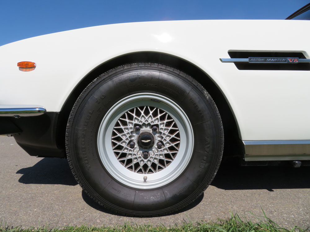 Aston Martin V8 Volante Cabriolet