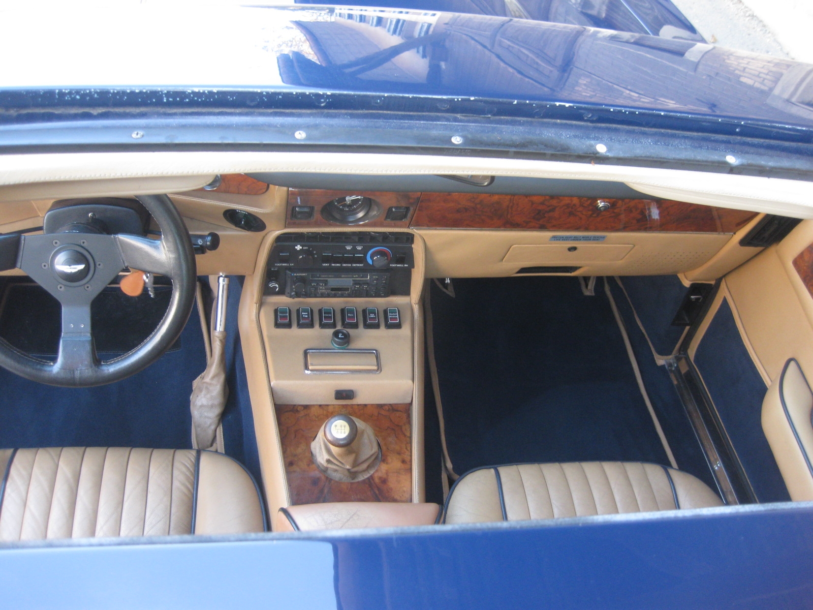 Aston Martin V8 Vantage Coupé