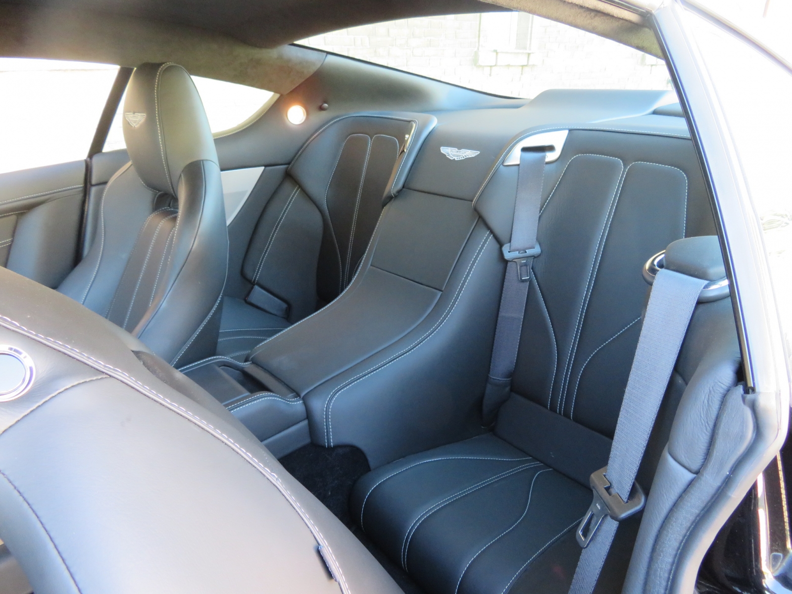 Aston Martin Virage V12 Coupé