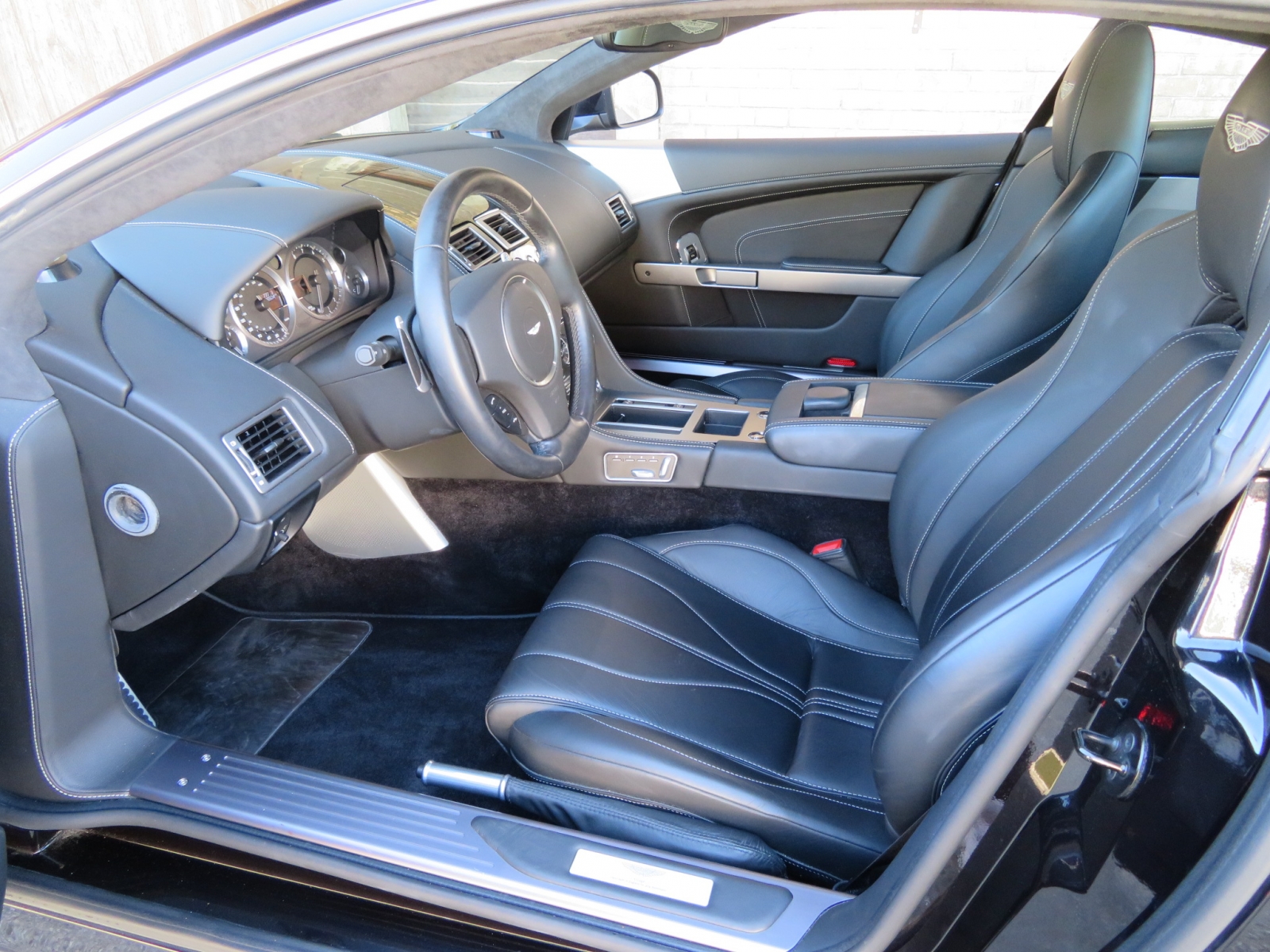 Aston Martin Virage V12 Coupé