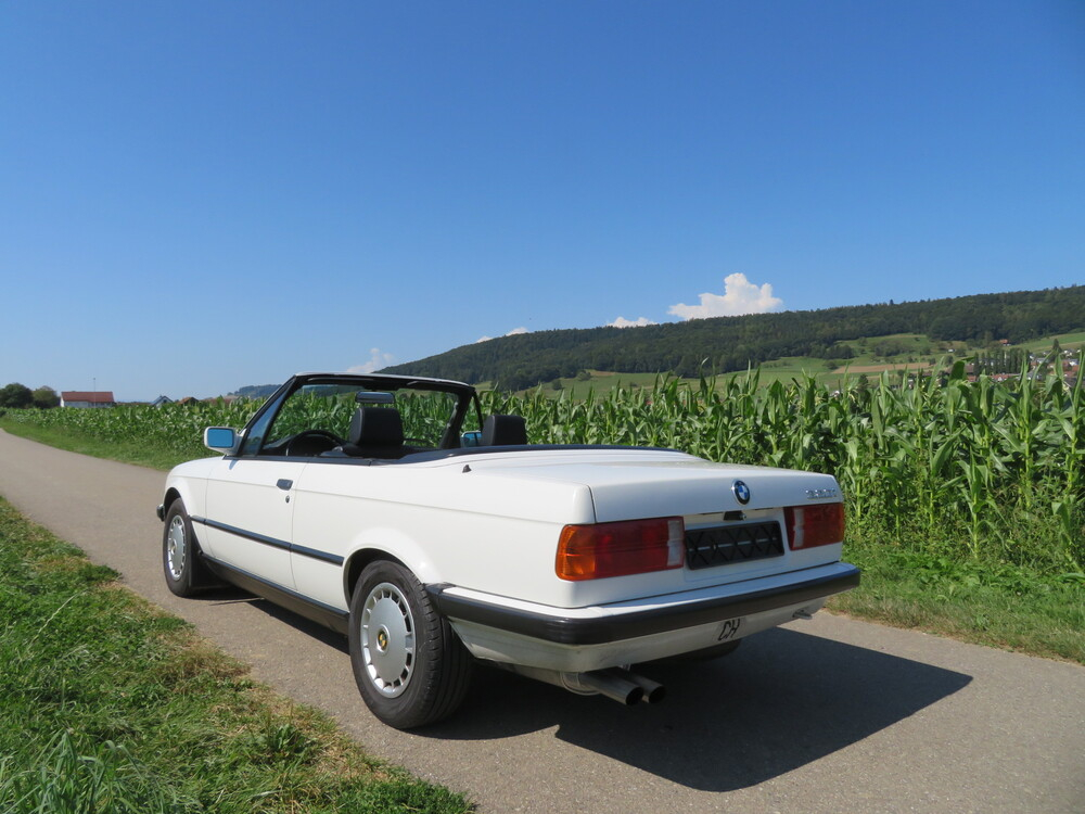 BMW 320i Cabriolet