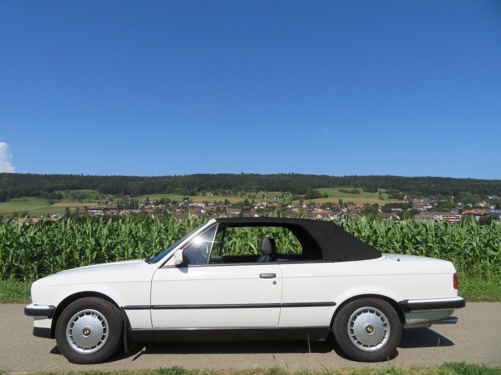 BMW 320i Cabriolet