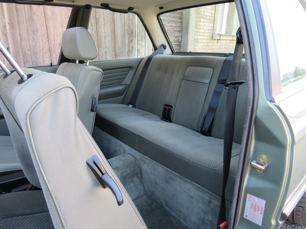 BMW 323i A Limousine