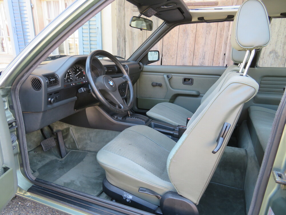 BMW 323i A Limousine