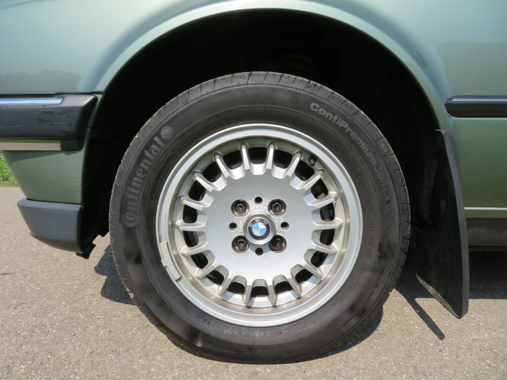 BMW 323i A Limousine