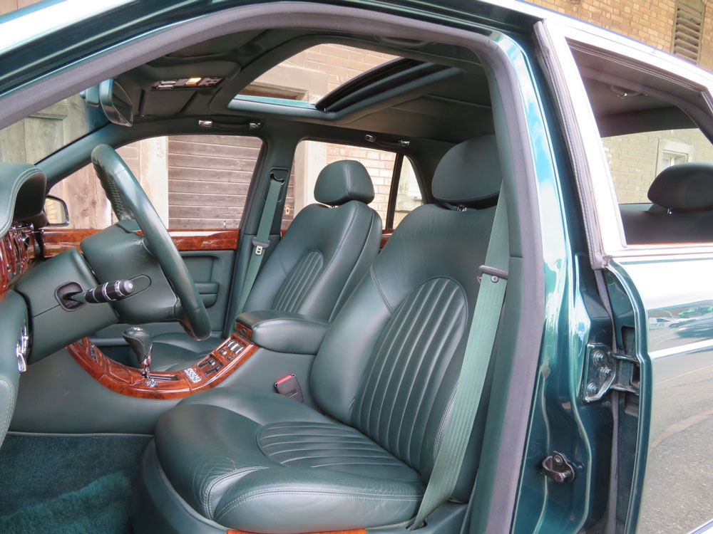 Bentley Arnage Red Label Limousine