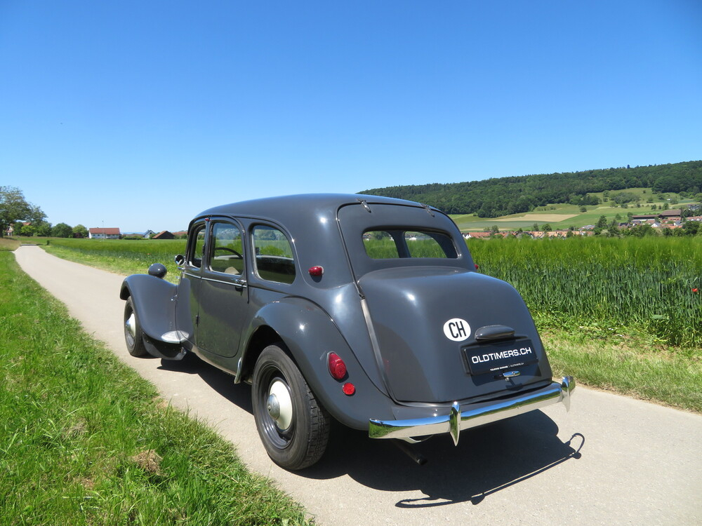 Citroen Traction Avant 11 B Familiale Limousine