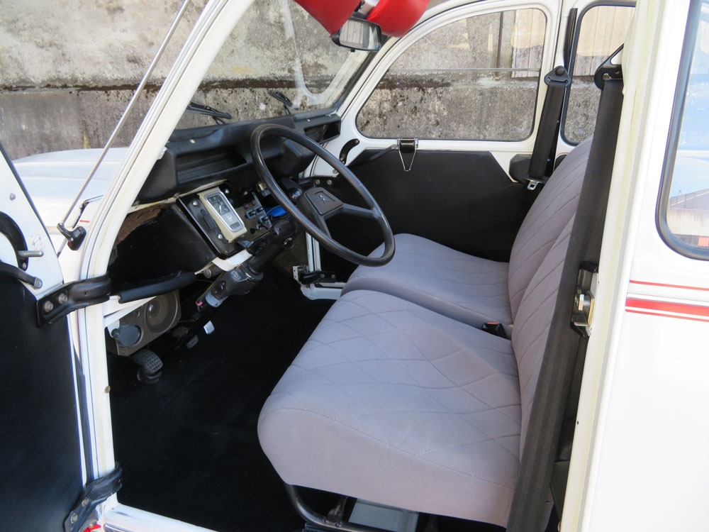 Citroen 2CV6 Spécial (Club) Cabriolet