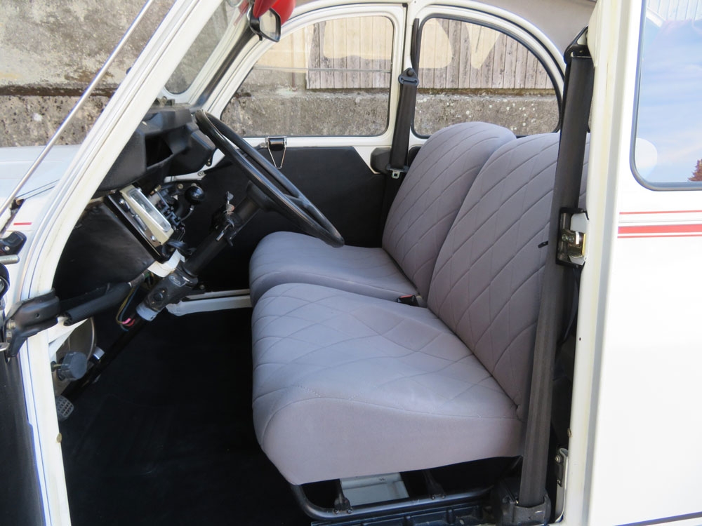 Citroen 2CV6 Spécial (Club) Cabriolet