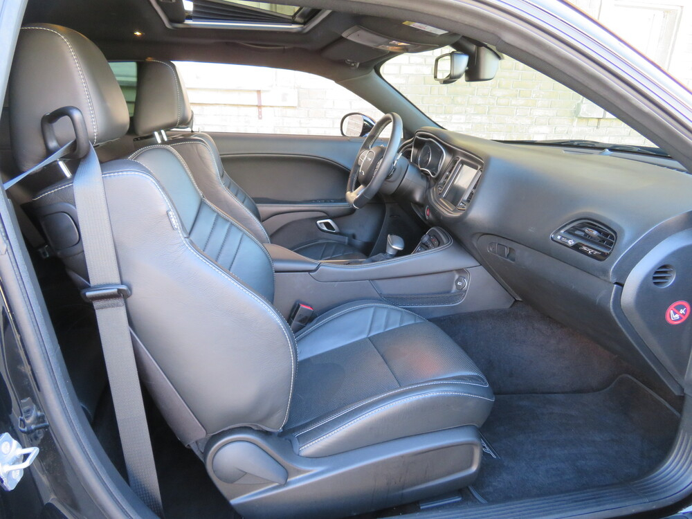 Dodge Challenger SRT 6.4 V8 Hemi Coupé