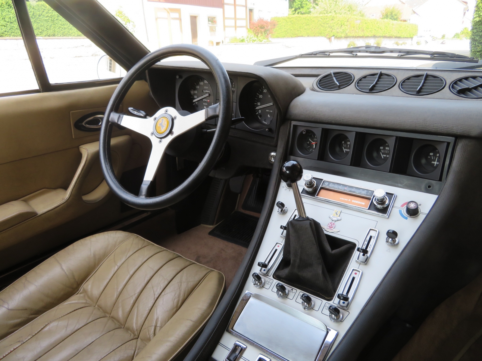 Ferrari 365 GTC/4 Coupé