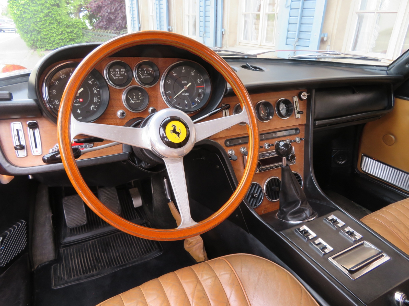 Ferrari 365 GT 2+2 Coupé