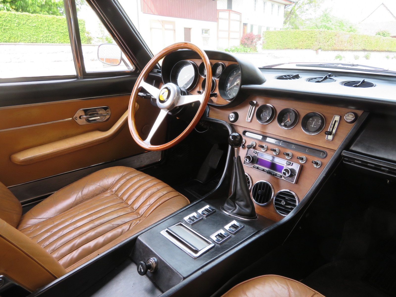 Ferrari 365 GT 2+2 Coupé