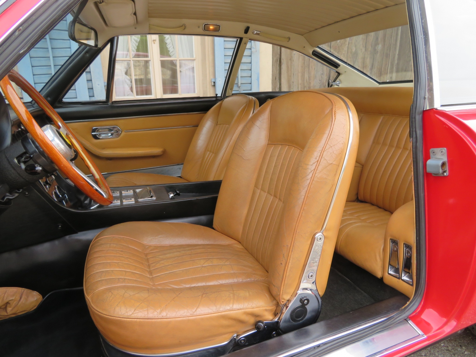 Ferrari 365 GT 2+2 Coupé