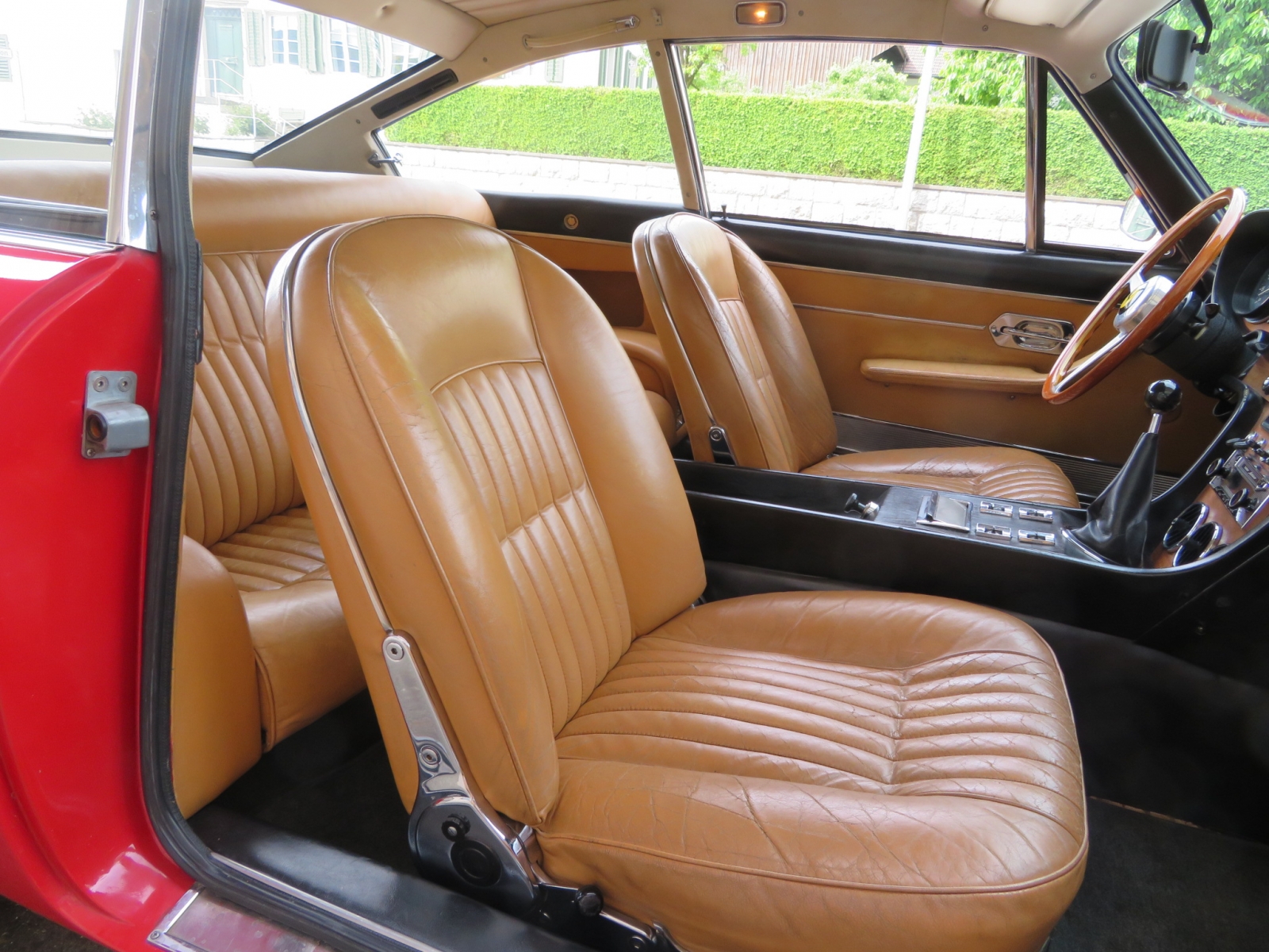 Ferrari 365 GT 2+2 Coupé