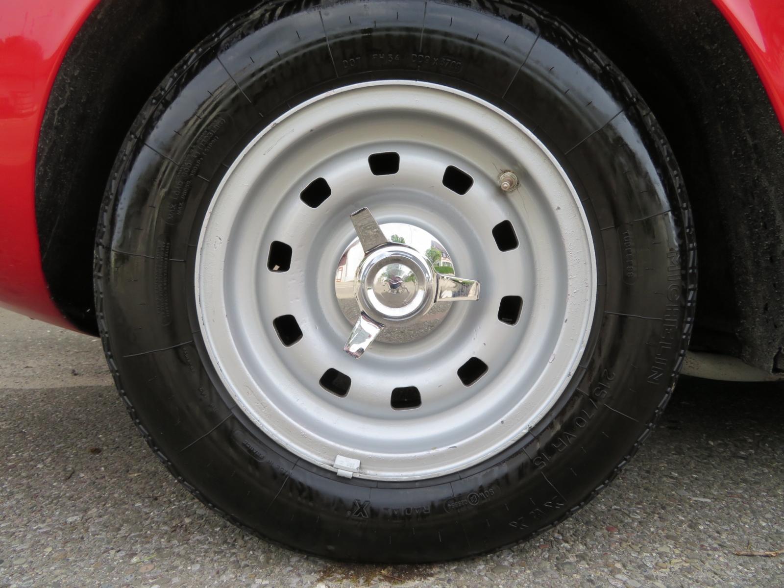 Ferrari 365 GT 2+2 Coupé