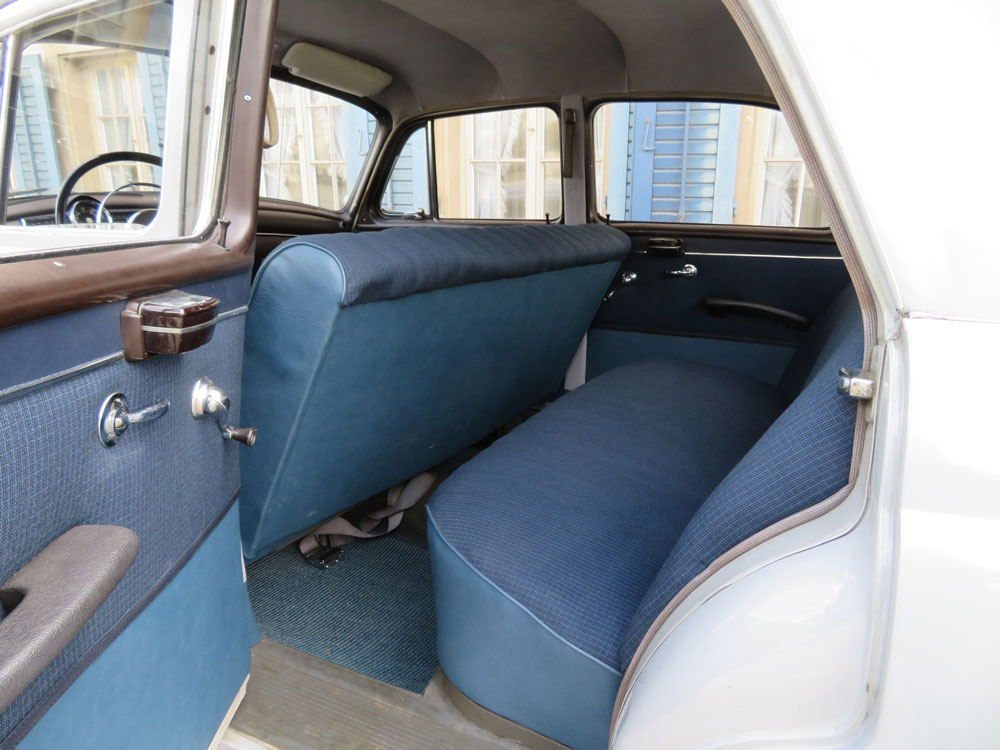 Mercedes-Benz 180 B Limousine