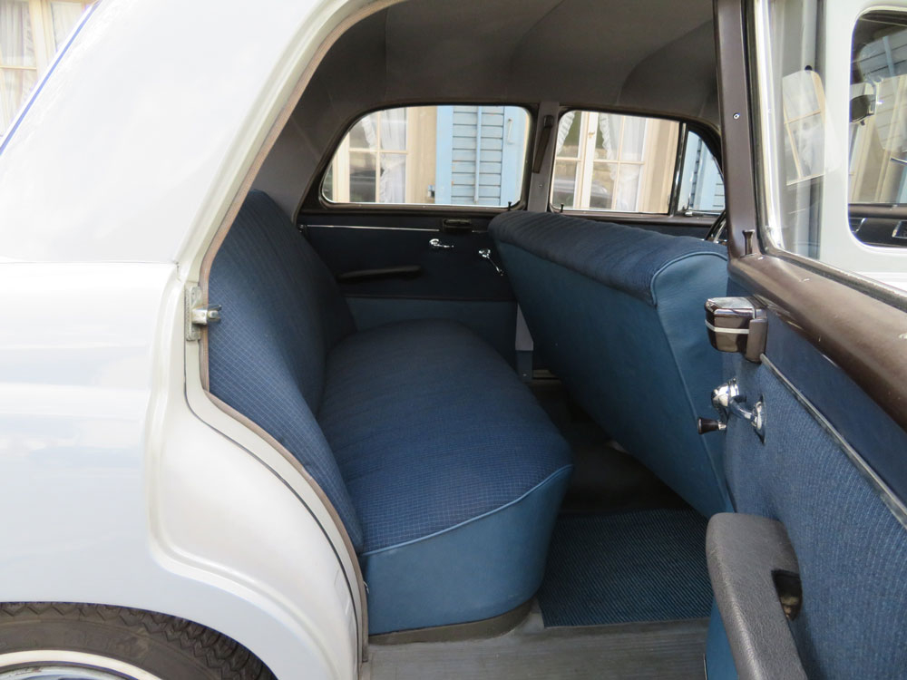 Mercedes-Benz 180 B Limousine