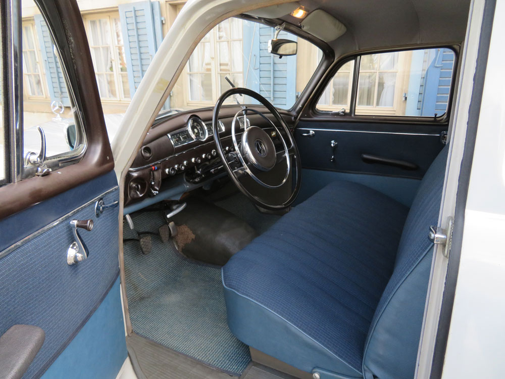 Mercedes-Benz 180 B Limousine