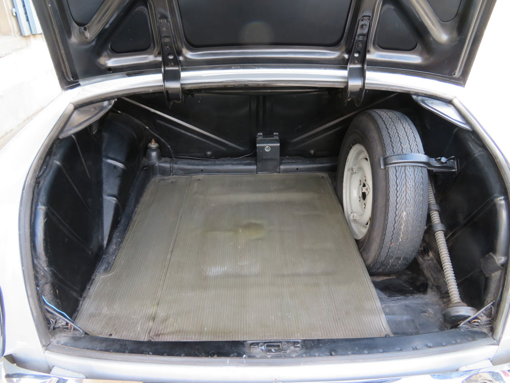 Mercedes-Benz 180 B Limousine