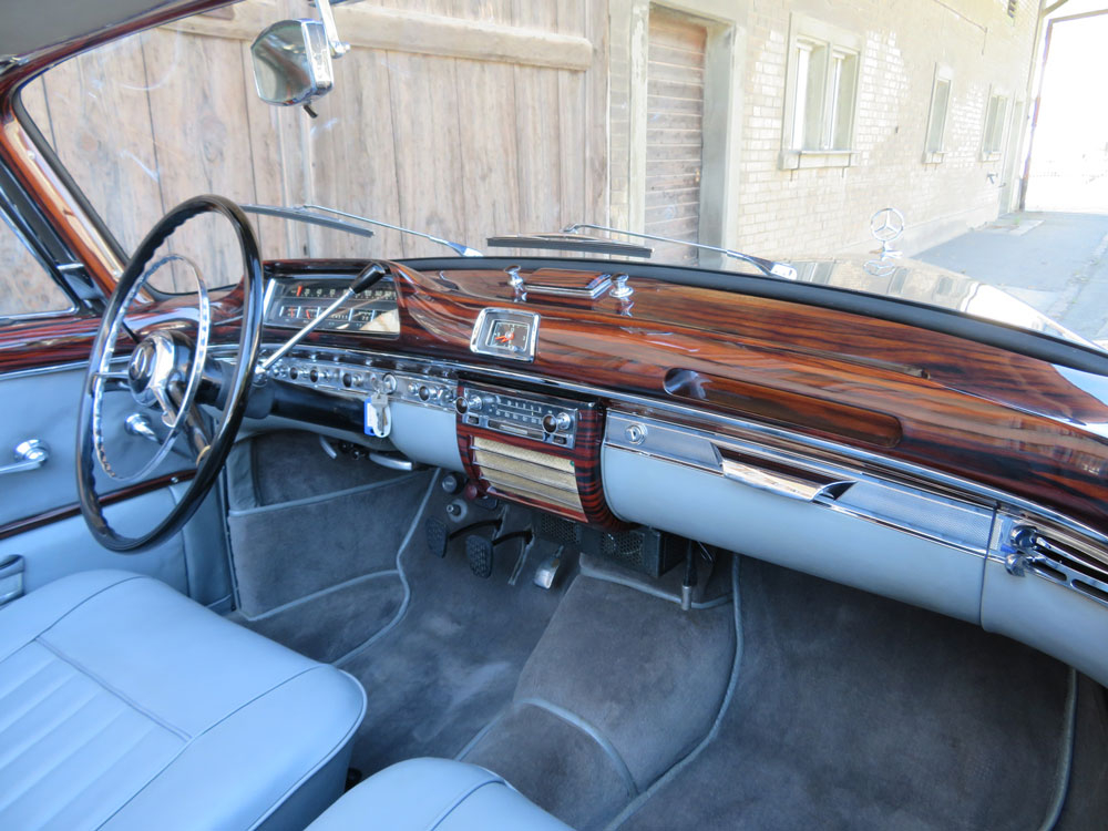 Mercedes-Benz 220 S Cabriolet