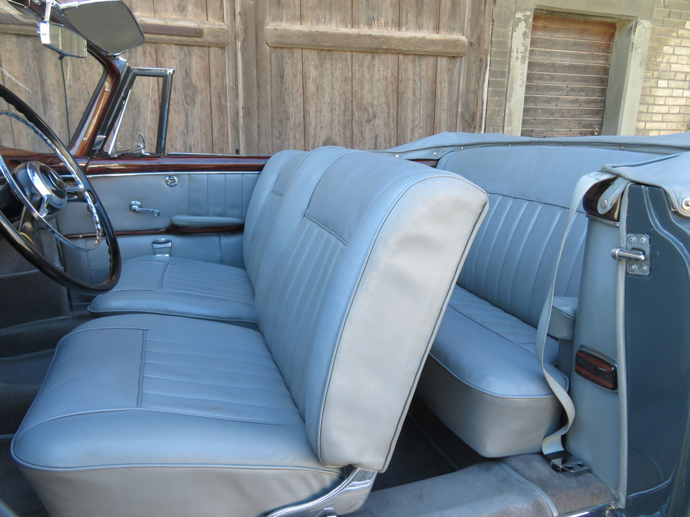Mercedes-Benz 220 S Cabriolet