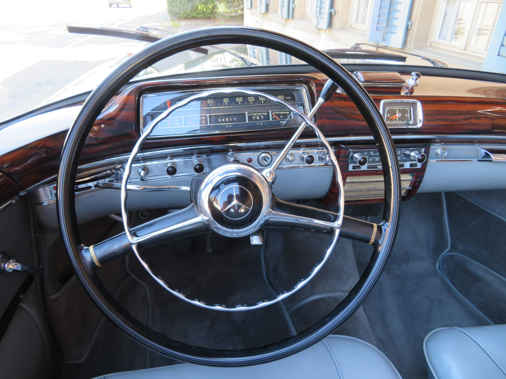 Mercedes-Benz 220 S Cabriolet
