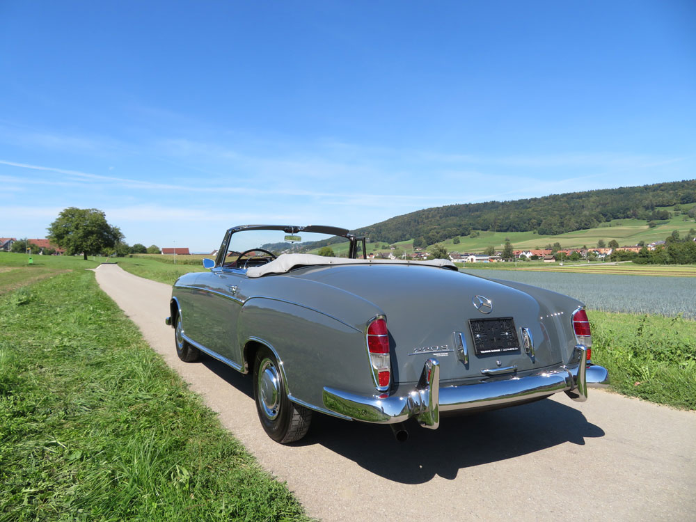 Mercedes-Benz 220 S Cabriolet